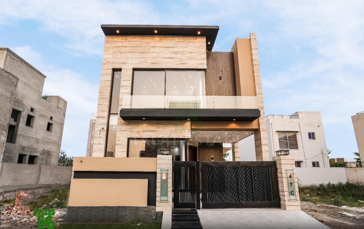 5 Marla Luxury House in DHA 9 Town for Sale